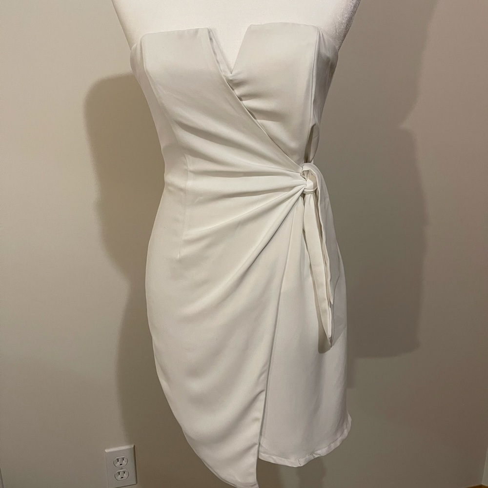 Gathered waist strapless white dress